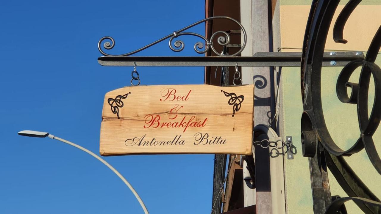 Samugheo B&B Da Antonella מראה חיצוני תמונה